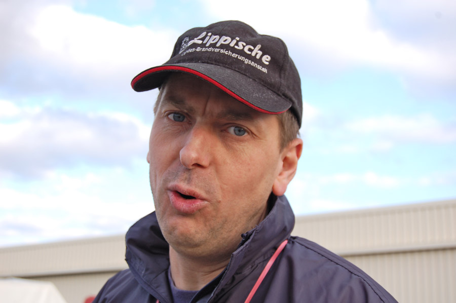 &quot;ach komm Georg, soo langsam war unseres &quot;&quot;D Kadett Strassenauto&quot;&quot; doch nicht !!!&quot; - hier Dirk [www.DSOP.net] Stock